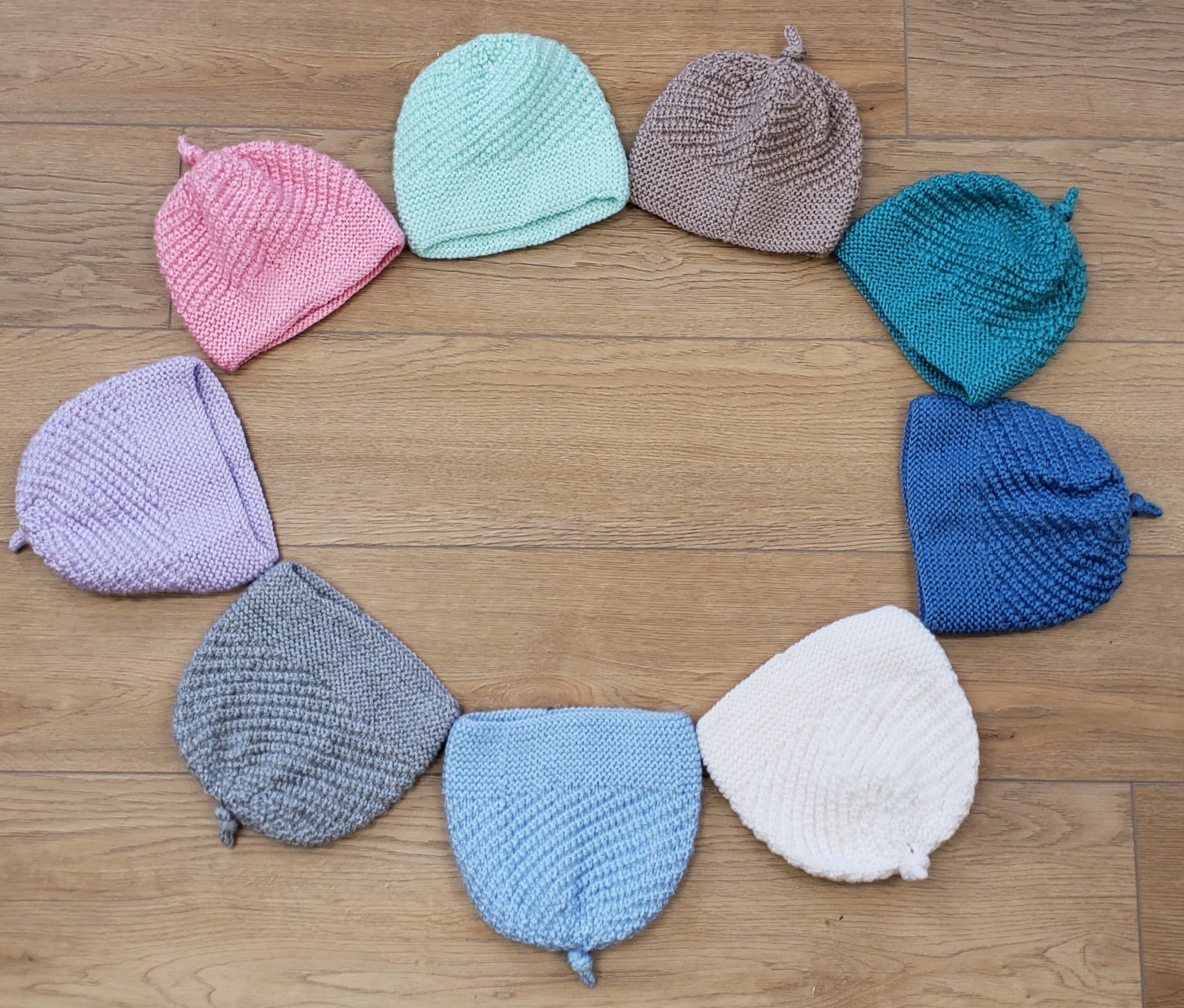Twist & Turn: Cozy Swirl Hat for Chilly Days – Stay Warm, Look Chic
